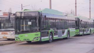 Primele troleibuze noi din ultimii aproape 20 de ani au ajuns la Bucureşti. Vehiculele vor putea circula până la 20 km fără să fie conectate la reţea