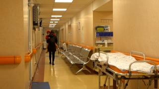 Un copil de 4 ani s-a stins în braţele medicilor, la Oneşti. Mama a crezut că are doar o simplă răceală