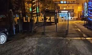 Înarmaţi cu topoare și furci, mai mulţi oameni au intrat în Mina Livezeni, la furat. Poliţiştii au găsit 21 de saci plini cu cărbune