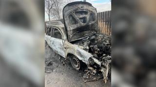 Gălăţean, cercetat după ce a lovit intenţionat maşina soţiei. La final, şi-a incendiat propriul autoturism şi pe cel al surorii sale