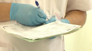 Percheziţii la mai mulţi medici de familie braşoveni. Încasau 105 lei pentru monitorizarea pacienţilor Covid, dar nu i-au sunat niciodată