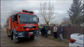 Bătrână de 72 de ani, găsită moartă după ce gospodăria i-a fost mistuită de flăcări, în Galaţi. Incendiul ar fi izbucnit de la o priză