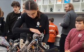 Centru dedicat ştiinţei şi tehnologiei, deschis la Biblioteca Judeţeană din Arad: "Ne-am dorit să avem un spaţiu al viitorului"