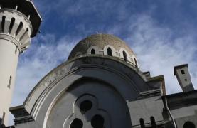 Moscheea Carol I din Constanţa, în paragină. Monumentul istoric nu a mai fost reabilitat de zeci de ani: "Simt o amărăciune"