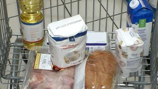 Marile magazine fentează plafonarea: a apărut mălaiul la 1.05 kg, iar alte produse care nu sunt pe listă s-au scumpit