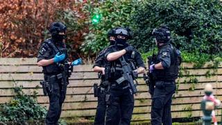 Bandele de români şi de afgani s-au luat la bătaie în Marea Britanie. "Se urăsc, au scos macete"