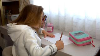 STUDIU: 600.000 de lei costă să creşti un copil până la 18 ani. Sociologii explică de ce s-a prăbuşit natalitatea