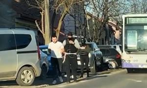 Medicul ortoped prins cu 20 kg de droguri într-o benzinărie din Arad: filmul flagrantului. Colegii de la spital dau vina pe "setea de bani"