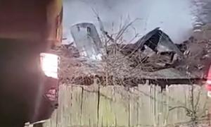 A murit, înghiţit de flăcări, în propria casă. Vâlvătaia ar fi pornit de la jarul căzut din sobă