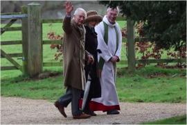 Prima apariţie publică a Regelui Charles, după operaţia de prostată. A participat la slujba de duminică cu zâmbetul pe buze, la braţul Camillei