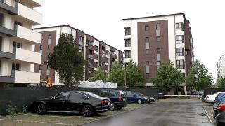 Au rămas cu apartamentele nevândute, dar nu scad preţurile. Ce locuinţe vor ajunge chiar şi mai scumpe