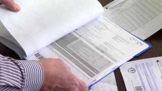 Românii care ar putea plăti facturi şi de 8 ori mai mari la energie. Viitor sumbru după eliminarea plafonării