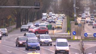 Amenda care va ajunge la 10.000 de lei. Şoferii ar putea fi penalizaţi şi dacă se urcă în maşina altui membru al familiei