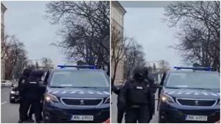 Bărbat de 54 de ani reţinut de poliţişti, după ce a întreţinut relaţii sexuale cu o minoră de 16 ani. Scenele erau filmate pentru a o şantaja pe copilă