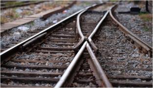 În 2023, România nu a modernizat nici măcar un kilometru de cale ferată. În plin război, vecinii ucraineni au schimbat și reparat sute