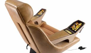 Cinefilii cheltuie o avere pentru suveniruri de la personajele preferate. Doar scaunul căpitanului Picard este estimat la 100.000 $