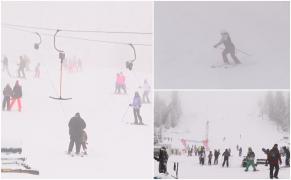 Staţiunile unde a nins ca în poveşti, iar stratul de zăpadă e perfect pentru schi sau snowboard. Starea pârtiilor în Parâng, Râuşor sau Straja