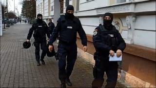 Faţa reală a corupţiei cu tupeu de la Vama Bucureşti: "Da, mă, îi facem de balamuc" - STENOGRAME