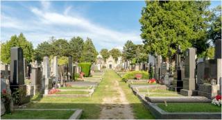 În Japonia s-a deschis primul cimitir ortodox. O biserică de lemn adusă din România va servi drept capelă. Cu cât se vinde un loc de veci