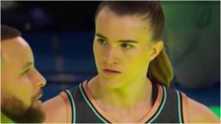 Sabrina Ionescu, show total la concursul de aruncări de 3 puncte NBA All-Star Weekend. Românca, învinsă doar de legenda Stephen Curry