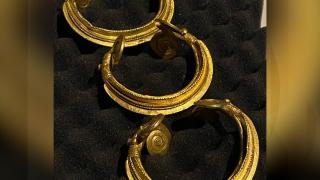 Trei brăţări celtice extrem de valoroase sunt readuse în România. Bijuteriile vechi de 3.000 de ani, descoperite la o licitaţie din Belgia