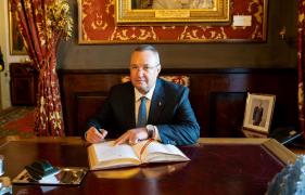 Veşti bune pentru cei peste un milion de români care trăiesc în Spania. Începând din acest an, pot avea dublă cetăţenie