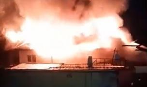 Incendiu violent la o casă din Bucureşti: 4 persoane s-au autoevacuat în ultimul moment. Focul ar fi pornit de la panourile fotovoltaice