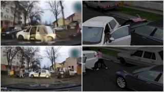 ANIMAŢIE. O cursantă a încurcat pedalele şi a lovit în plin o tânără. La final, l-a certat pe instructor: "Alex, de ce te-ai dat jos?"