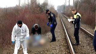Depresia l-a făcut să aleagă moartea la doar 23 de ani. Tânărul nu a stat pe gânduri şi s-a aruncat glonţ în faţa trenului, în Bistriţa