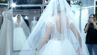 Darul de nuntă s-a modernizat: cum primesc mirii "plicul cu bani" în 2024