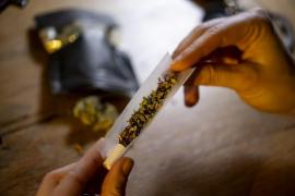 Ţara din vestul Europei care ar putea legaliza consumul de canabis. Proiect de lege controversat