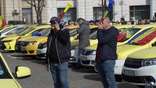 Protestul taximetriştilor continuă. Şoferii ameninţă că vor rămâne în stradă până când solicitările le vor fi ascultate