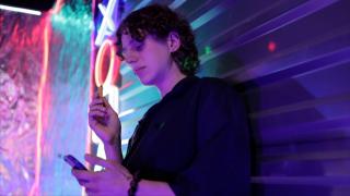 Fără țigări electronice vândute minorilor. Vor fi interzise inclusiv la locul de muncă, în spațiile închise