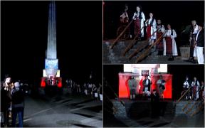 Sute de ardeleni s-au adunat să comemoreze 239 de ani de la Revoluţia ţărănească din 1784. Oamenii au adus coroane cu flori şi au cântat cântece patriotice