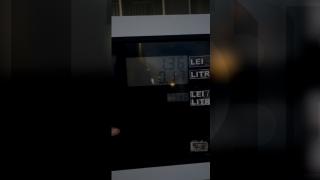 Cu rezervorul gol şi cu banii luaţi. Un tânăr din Maramureş a vrut să alimenteze, dar pompa nu i-a dat niciun gram de benzină, în schimb l-a taxat pentru "plin"