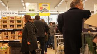 Preţuri plafonate la produsele româneşti. Alimentul care s-ar putea ieftini cu 10 lei 
