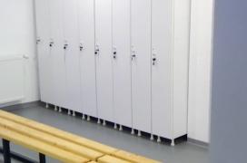 Scandal într-o şcoală din Prahova. Un profesor de sport şi-a luat la bătaie colega de breaslă pentru că ar fi întârziat: "Până acum s-au înţeles"