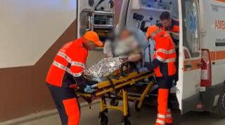 Explozie într-un bloc din Botoşani. O femeie a ajuns la spital, după ce a fost a fost prinsă în mijlocul deflagraţiei