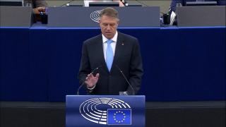 Planul lui Klaus Iohannis pentru a ajunge la şefia NATO. Preşedintele ar urma să aibă un salariu de 300.000 de euro pe an dacă va fi ales