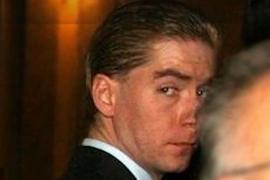 Fost procuror DNA Bucureşti, iertat de poliţişti după ce a condus beat şi a lovit două maşini. Magistratul, "picat" pe înregistrări, spune că a fost folosit