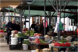 Postul Paştelui, mai scump faţă de anul trecut. Cât costă o salată verde, o legătură de ceapă, sau un kilogram de fasole în pieţe