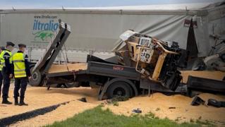 Un şofer român de TIR şi-a pus un film la volan, în timp ce conducea în Franţa. Ce s-a întâmplat în scurt timp îl poate trimite după gratii