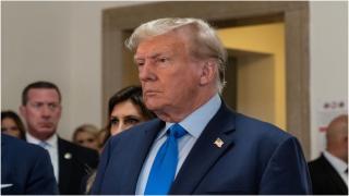 Trump face economiile europene să tremure. Taxă de 100% pe fiecare maşină nouă care intră în SUA: "Dacă nu câştig alegerile, va fi baie de sânge pentru țară"