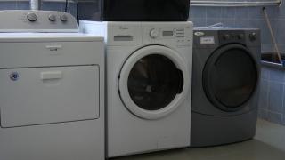 O suceveancă a făcut avort acasă apoi şi-a ascuns fătul în maşina de spălat. Deşi a ajuns la spital cu hemoragie a negat sarcina