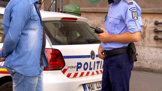 Poliţistul din Covasna, care a violat două adolescente şi se lăuda colegilor cu filmuleţele indecente, îşi racolase victimele în timpul patrulării