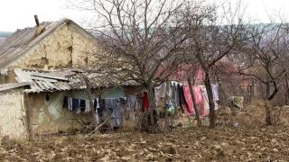 Băiatul de 16 ani din Vaslui care a violat-o ani de zile pe fetiţa de 8 ani cu un alt bărbat a recunoscut totul: "Au zis că s-au jucat"