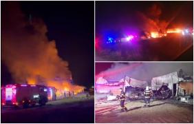 Un bărbat de 54 de ani din Timiş a ars de viu, după ce hala în care lucra a luat foc