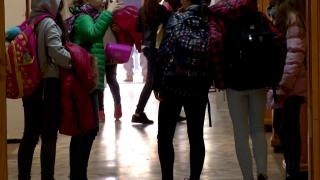 "Big Brother" în şcoli, fără acordul profesorilor sau al părinţilor. Ministrul Educaţiei speră că montarea camerelor de supraveghere va reduce cazurile de violenţă în şcoli