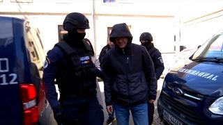 Poliţişti, vameşi şi inspectori, complici la o fraudă de 13 milioane de euro: 50 de persoane, duse la DIICOT. Printre ei, şi "Regele Artificiilor"