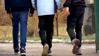 Gluma proastă a unor elevi din Timiş a alertat Poliţia şi Inspectoratul Şcolar. Ce era de fapt praful alb pe care îl prizau copiii